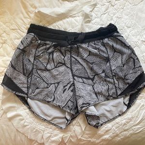 Lululemon hotty hot shorts 4”
